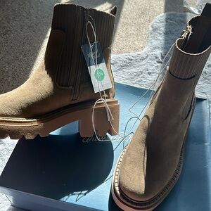 Tan winter/fall boots